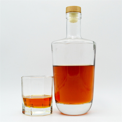 500 ml 750 ml Bouteille en verre transparent de forme personnalisée pour le whisky Brandy Tequila Gin Vodka