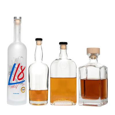 Bouteilles en verre de 375 ml, 500 ml, 750 ml et 1000 ml de capacité pour la vodka avec capot à vis GPI