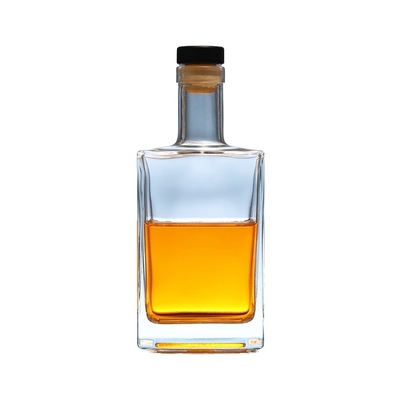Logo personnalisé Bouteille de whisky en verre de 500 ml pour vodka gin vin de fruits Bouteille de montagne décolleté
