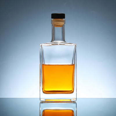 Logo personnalisé Bouteille de whisky en verre de 500 ml pour vodka gin vin de fruits Bouteille de montagne décolleté