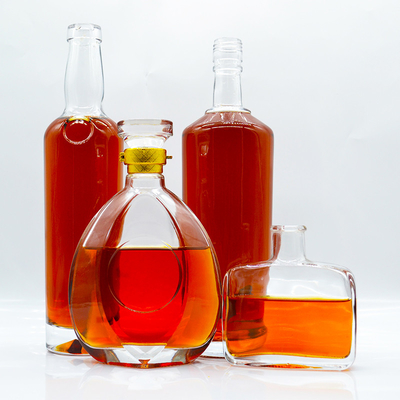 Matériau en verre à haute teneur en silex Luxe Bouteilles de verre de whisky vides avec logo en liège et en décal