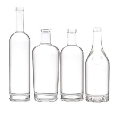 Forme personnalisée 750 ml Bouteille en verre de vodka avec bouchon à vis et type d'étanchéité en liège