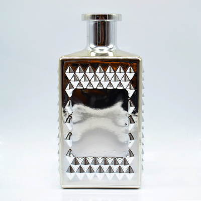 Bouteilles en verre transparent de 1000 ml hautement personnalisées OEM / ODM pour l'emballage de liqueurs de brandy et de whisky