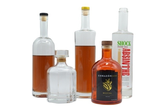 Matériau de base Matériau de verre Super Flint 750 ml Bouteille en verre vide de vodka et spiritueux