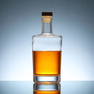 Élégante collection de bouteilles de vin et de vodka Bouteilles en verre spécialement conçues Bouteilles en verre décalé