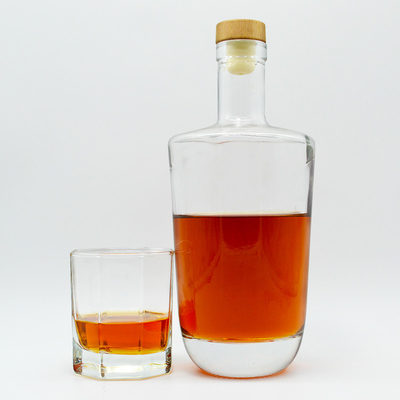 Des bouteilles de rhum 500ml, 700ml et 750ml avec un savoir-faire exquis.