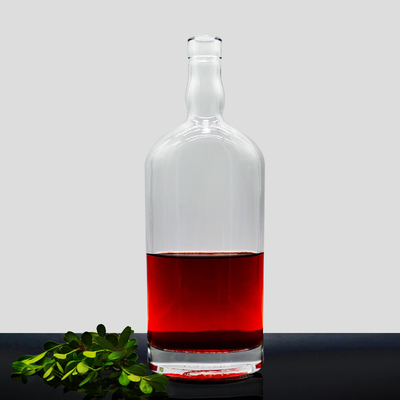 Un pistolet de whisky glacé bleu clair unique en forme de 700 ml 500 ml bouteille de gin vide pour l'alcool