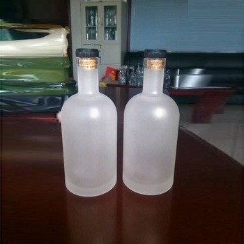 Bouteille de vodka en verre à 750 ml