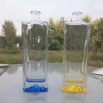 Conception personnalisée 500 ml 750 ml Bouteille de vodka en verre carré avec bouchon
