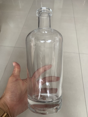Matériau de base verre cristallin 500 ml 700 ml bouteille vide de vodka avec bouchon