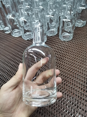 Bouteille de whisky vide alcool alcool vin spiritueux gin verre vodka 500 ml 700 ml 750 ml avec conditions CIF