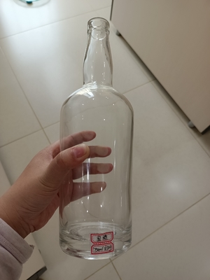 OEM Bienvenue 700 ml bouteille de verre vide pour emballage de vin personnalisé