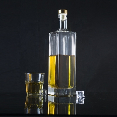 500 ml 750 ml 1000 ml Bouteille en verre de gin, de rhum, de whisky et de liqueur claire avec type de joint de liège
