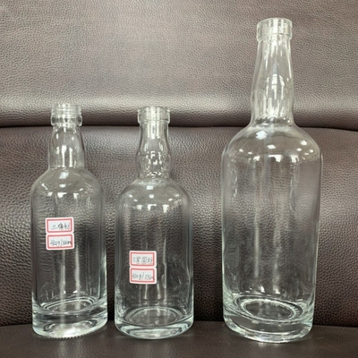 Matériau en verre à haute ciselure 700 ml Bouteille d'alcool vide à col long pour whisky 375 ml
