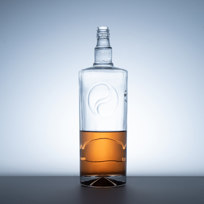 Matériau de la carrosserie Super Flint Glass Brandy XO Mini Bouteilles de champagne avec feuille d'érable