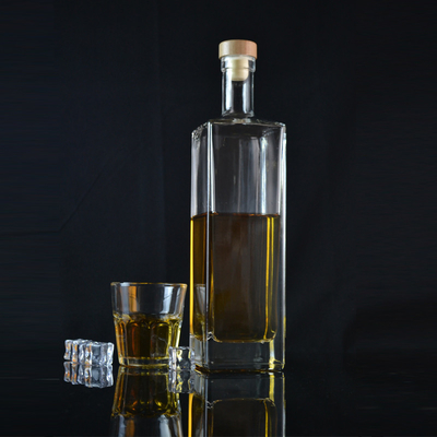 500 ml 750 ml 1000 ml Bouteille en verre de gin, de rhum, de whisky et de liqueur claire avec type de joint de liège