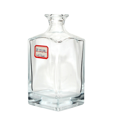 Capacité personnalisée 100-1000 ml Bouteille en verre carré clair pour l'approvisionnement en whisky