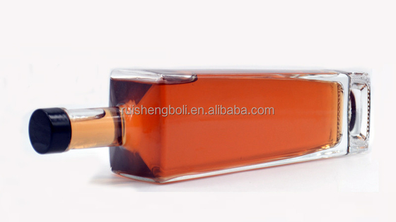 Bouteille en verre transparent pour l' huile d' olive 750 ml 500 ml Vodka Liquor Gin Recyclable