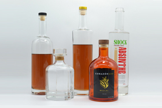 Super Flint Logo personnalisé 100ml 350ml 550ml 750ml Bouteille en verre pour le whisky à la tequila Vodka