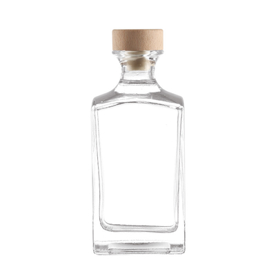 500 ml 700 ml 750 ml Bouteille de vodka carrée en matériau en verre de super silex pour eau minérale