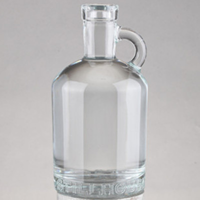 750 ml de cognac carré XO Flint Liquor 250 ml flacon de rhum glacé 375 ml de champagne bouteille en verre cylindrique liège
