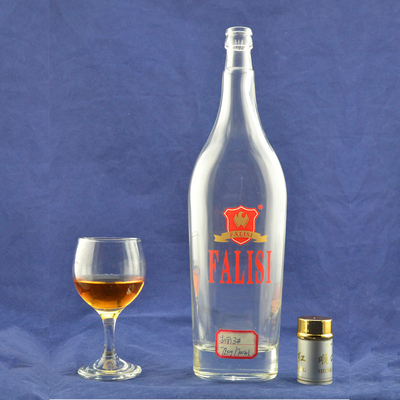 Matériau du collier Super Flint Matériau de 700 ml vide Alcool clair Rum Whisky Spirit Vodka Bouteille en verre pour alcool