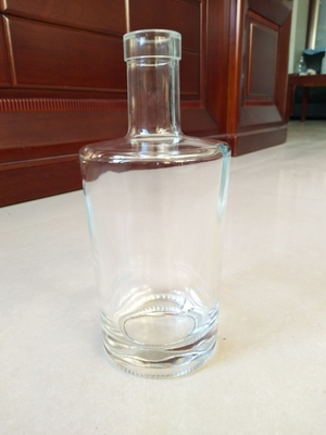 750 ml de cognac whisky gin bouteille en verre avec le matériau Super Flint et personnaliser le design
