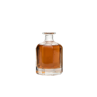 Bouteille en verre de vin en couleur claire pour whisky de marque