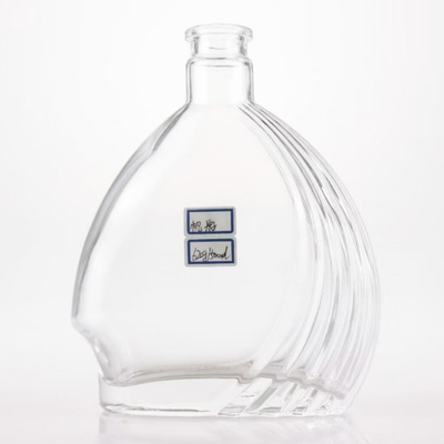 Bouteille en verre en forme de bateau personnalisée de 100 à 1000 ml de capacité pour les boissons alcoolisées