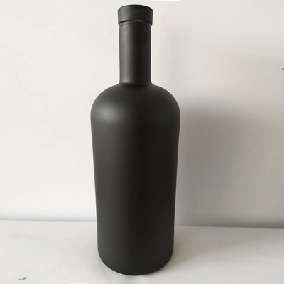 Bouteille en verre de whisky de 750 ml noir avec surface décale et système de fermeture en liège