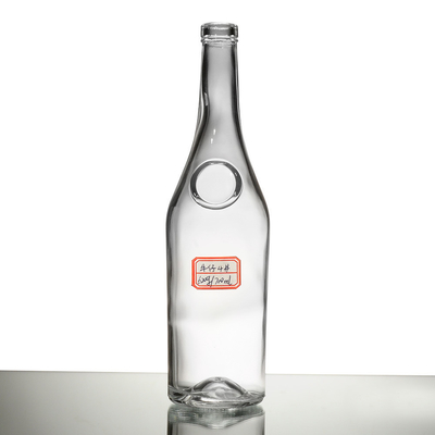 Matériau en verre super silex Bouteille en verre de forme polygonale unique pour le gin spiritueux Vodka Idéal
