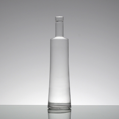 Bouteille de jus en verre de cristal personnalisée en provenance d'Italie avec type d'étanchéité en liège