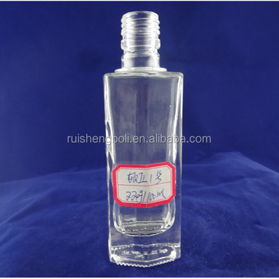 Fabriqué sur mesure 50ml 100ml Spray Glass Dropper Flask pour le parfum rechargeable OEM Accepté
