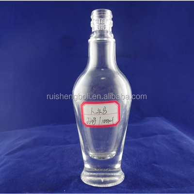 Fabriqué sur mesure 50ml 100ml Spray Glass Dropper Flask pour le parfum rechargeable OEM Accepté