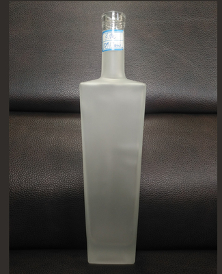 Bouteille en verre carré de 500 ml pour boissons alcoolisées Brandy Whiskey Vodka Gin Rum Étiquette décimale