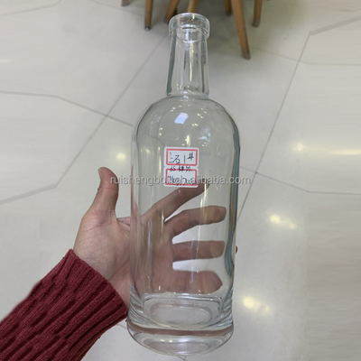 Super Flint 700 ml Bouteille de vodka en verre avec liège OEM/ODM Acceptable Personnalisable
