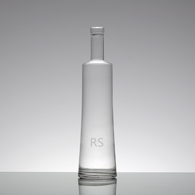 Bouteille en verre de vodka transparente et vide de 700 ml, à tissu de liège, pour les boissons alcoolisées