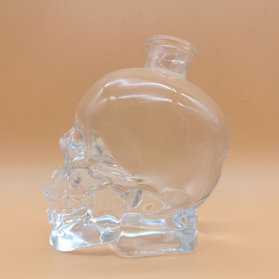 Bouteille en verre de vodka en forme de fusée personnalisée de 750 ml pour boissons en ligne avec bouchon à vis