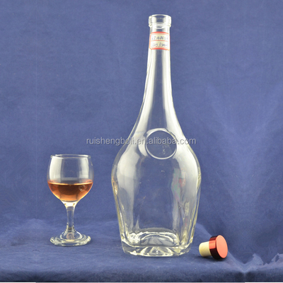 Bouteille en verre de silex de taille personnalisée pour la surface décolorée et le matériau cristallin du limoncello