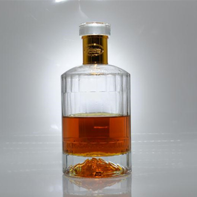Bouteille en verre Capacité 750 ml Base de montagne Bouteille ronde Flint Carré Épaule Gin Whiskey