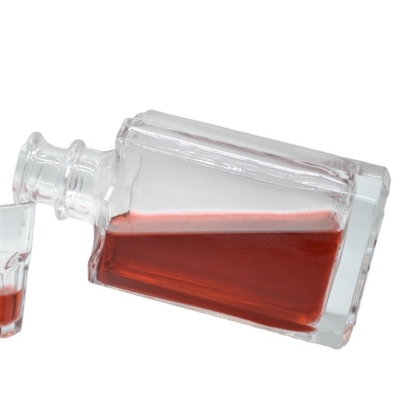 Bouteille en verre Capacité 750 ml Base de montagne Bouteille ronde Flint Carré Épaule Gin Whiskey