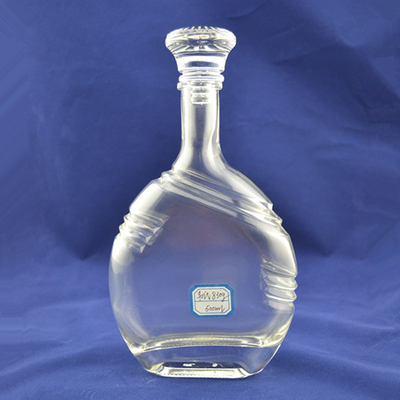 Bouteilles en verre de vodka de 750 ml vides et transparentes avec un design transparent