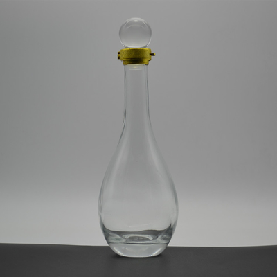 Bouteilles en verre de vodka de 750 ml vides et transparentes avec un design transparent
