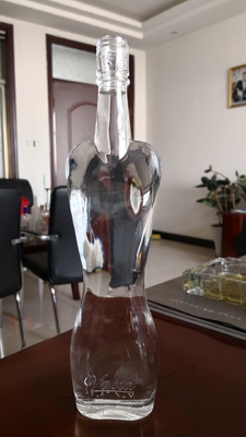350 ml 500 ml 750 ml Bouteille en verre en forme de corps de femme personnalisée
