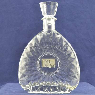 Bouteille de vodka en verre transparent fabriquée en Ukraine avec un design glacé au CIF