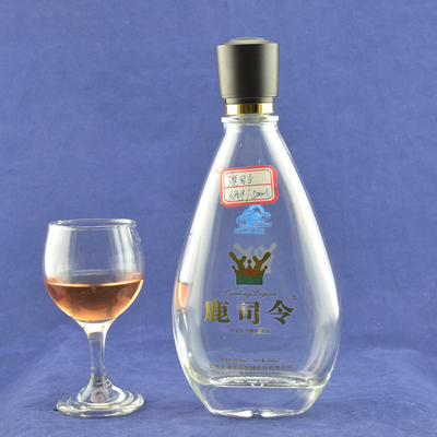 500 ml 750 ml bouteilles de verre de vodka et de whisky Super matériau en verre de silex et conception à base plate