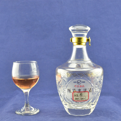 500 ml 750 ml bouteilles de verre de vodka et de whisky Super matériau en verre de silex et conception à base plate
