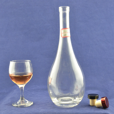 500 ml 750 ml bouteilles de verre de vodka et de whisky Super matériau en verre de silex et conception à base plate