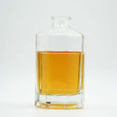 Bouteille en verre de 750 ml de design personnalisé avec une forme unique et un type d'étanchéité Guala