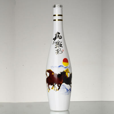 Matériau en verre Super Flint 750 ml Bouteilles en verre de vodka sur mesure pour le Shandong Yuncheng